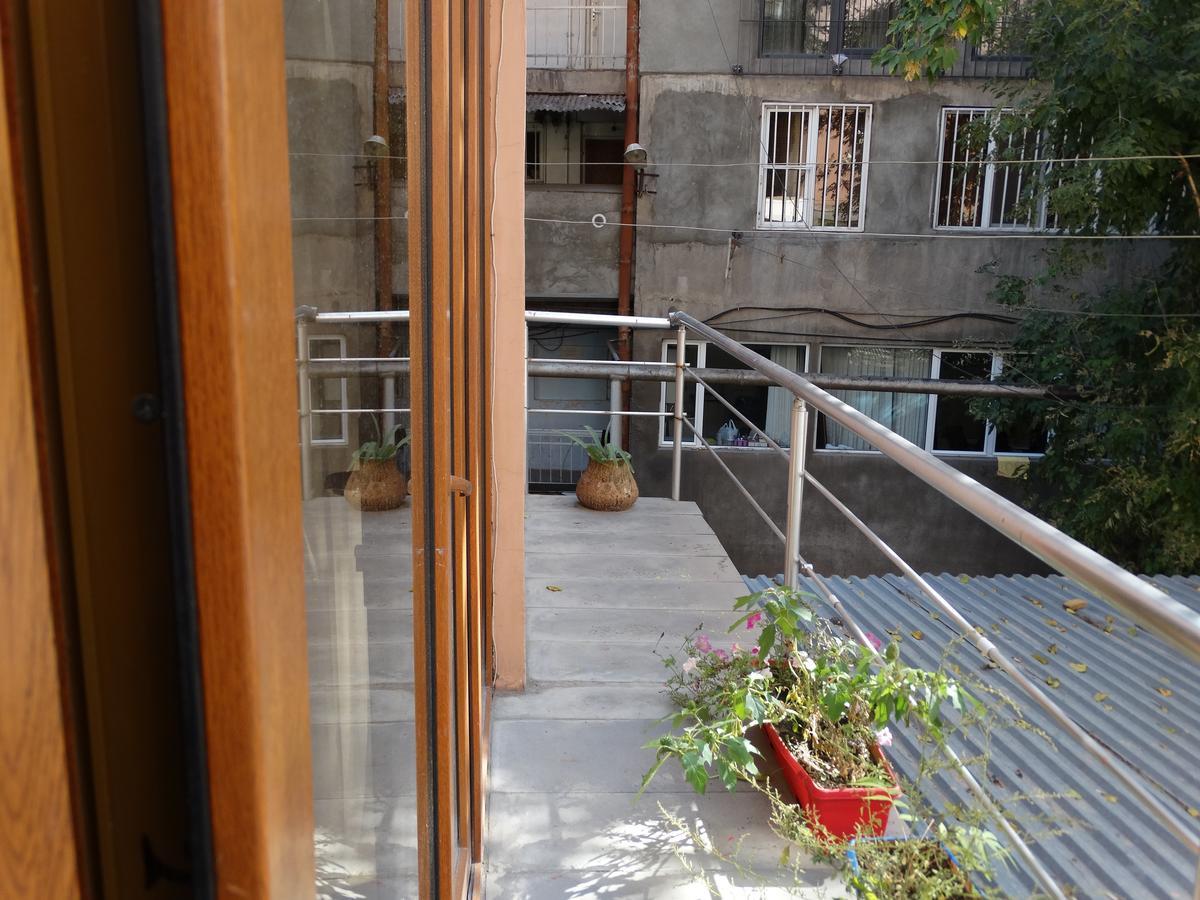 Destiny 1 Hostel Ереван Экстерьер фото
